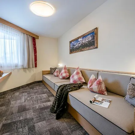 Kaiser In Tirol מלון דירות