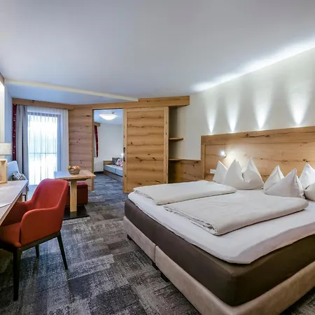 Aparthotel Kaiser In Tirol 4*