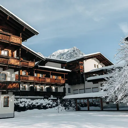 Kaiser In Tirol アパートホテル 4*
